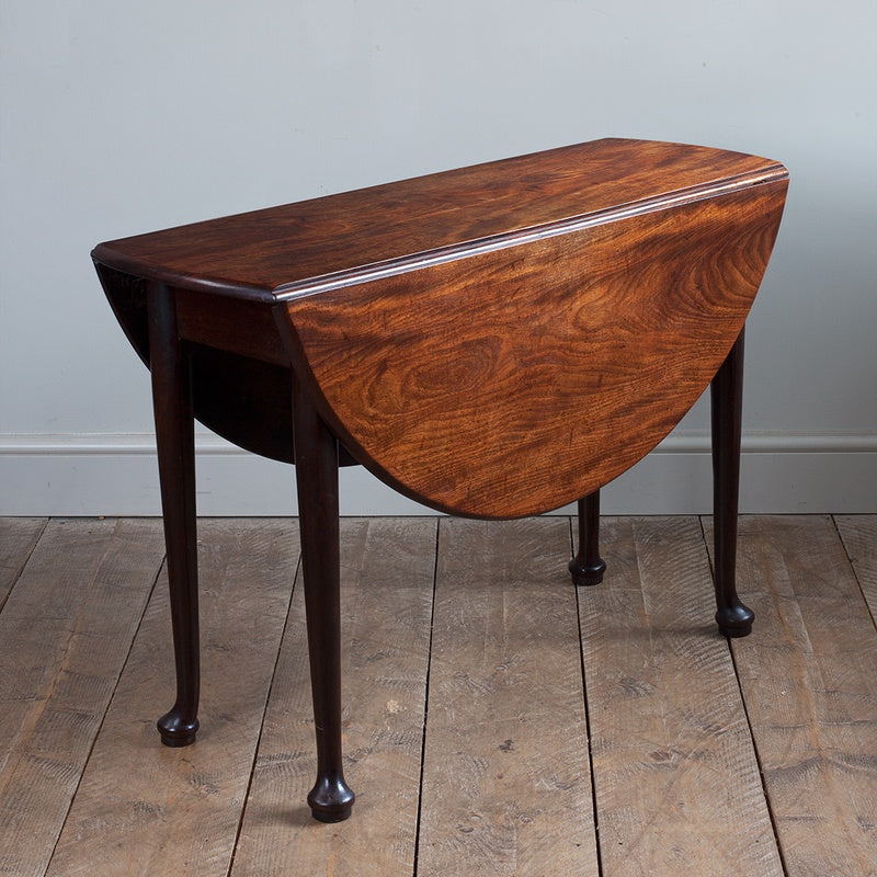 Drop Leaf Table and Narrow Sideboard in Solid Oak
